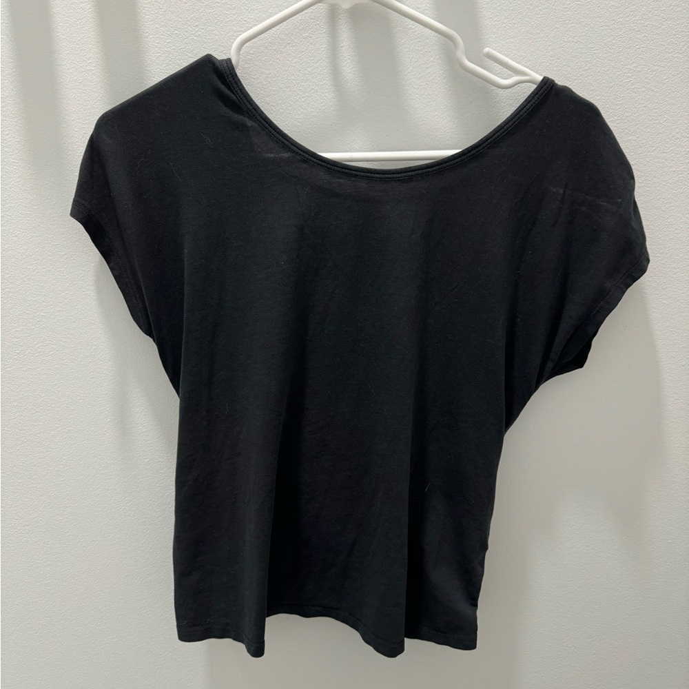 Lululemon shirt with cutout back